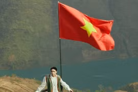 Ca khúc "Nối vòng tay lớn" phiên bản đặc biệt trong MV của Trương Trần Anh Duy