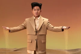 Tùng Dương cùng "Tái sinh" lập kỷ lục "triệu view", vươn lên dẫn đầu Top 1 thịnh hành Youtube