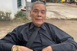 Bạn thân nghẹn ngào đến viếng, kể kỷ niệm đặc biệt với Tổng Bí thư Nguyễn Phú Trọng