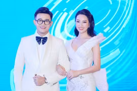 Á hậu Thuỵ Vân tiết lộ chuyện chọn cả trăm bộ trang phục cho lần dẫn lễ trao giải Vinfuture 2024
