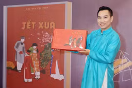 Hơn 1.000 cuốn sách "Vằng vặc trăng quê" của nhà báo Ngô Bá Lục bán hết trước ngày ra mắt