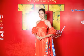 Hoa hậu Lê Hoàng Phương làm Đại sứ lễ hội Tết Việt 2024