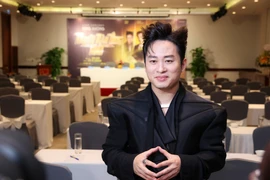 Tùng Dương hứa hẹn bùng nổ với live-concert chỉ hát với...đàn ông