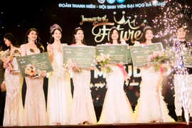 Dàn Hoa hậu, Á hậu tiết lộ bí quyết để đứng vững "giữa dòng dư luận"