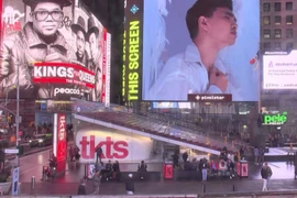 Nhờ đâu nghệ sĩ Việt xuất hiện trên bảng quảng cáo ở Quảng trường Thời đại (Mỹ)?