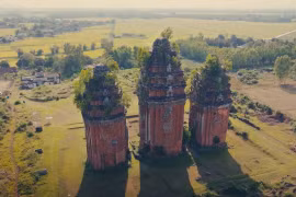 Khải Đăng tự lái xe xuyên Việt 20 ngày quay MV "Một vòng Việt Nam" 