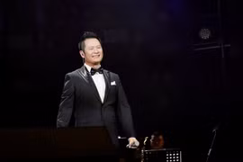 Bằng Kiều trở lại với khán giả Thủ đô, tiết lộ chuyện "ở nhà ít bị vợ...mắng"