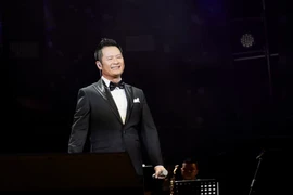 Bằng Kiều trở lại với khán giả Thủ đô, tiết lộ chuyện "ở nhà ít bị vợ...mắng"