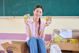 Hoa hậu Lương Thùy Linh mang dự án "Vẽ tương lai" về quê nhà Cao Bằng 