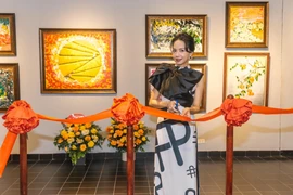 Triển lãm đầu tay ở tuổi 40 của hoạ sĩ, diễn viên Đỗ Đỗ 