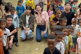 Thuỳ Tiên và Quang Linh sát cánh hoàn thành dự án ý nghĩa tại Quảng Nam