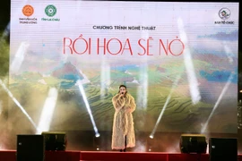 Ca sĩ Hồ Quỳnh Hương cùng dàn nghệ sĩ mang yêu thương đến vùng núi cao Than Uyên 