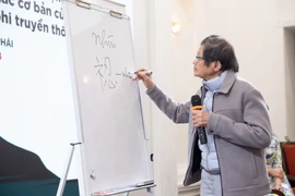 GS Lê Đình Phái ra mắt cuốn sách được viết ở tuổi 86 nói về việc chăm sóc sức khỏe 