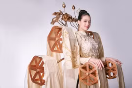 Đại diện nhan sắc Việt gây ấn tượng mạnh trong đêm thi trang phục dân tộc