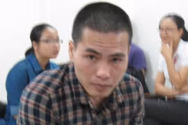 Xin giảm hình phạt vì... con nhỏ 