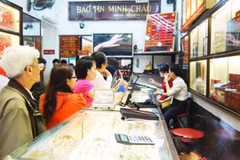 Đầu tuần giá vàng tăng nhẹ, giao dịch vẫn sôi động