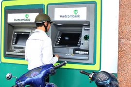 Làm thế nào để rút tiền tại ATM dịp Tết ít trục trặc