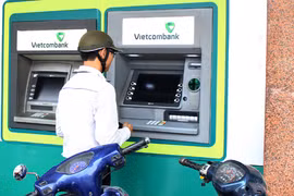 Làm thế nào để rút tiền tại ATM dịp Tết ít trục trặc