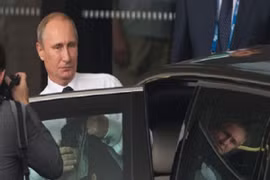 Tổng thống Putin là người đầu tiên rời khỏi hội nghị G20 “vì thiếu ngủ“?