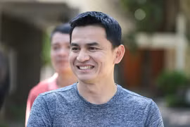 HLV Kiatisak: "Nếu gặp Lee Nguyễn, tôi sẽ không nói chuyện bóng đá"