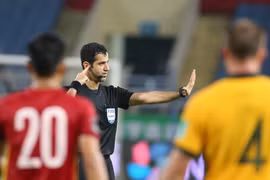 ĐT Việt Nam mất oan quả penalty vì trọng tài?