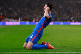 Maguire bị chỉ trích vì ăn mừng bàn thắng quá lố