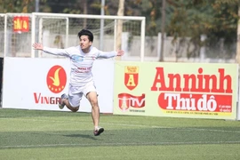 [ẢNH] THPT Hoàng Mai vào chung kết sau màn rượt đuổi tỉ số nghẹt thở