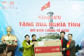 Ấm tình người nơi cực Bắc Tổ quốc