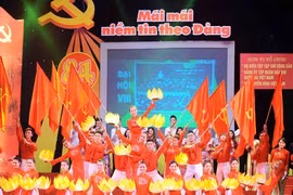 Đập tan âm mưu chống phá Đảng trên lĩnh vực tư tưởng, đạo đức