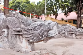 Rồng đá điện Kính Thiên được xây dựng năm 1467, là tuyệt tác kiến trúc tiêu biểu cho nghệ thuật điêu khắc thời Lê