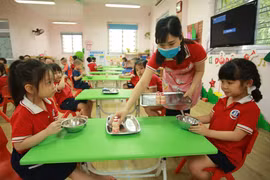 Bữa ăn học đường cải thiện tầm vóc sức khỏe, trí lực trẻ em Việt 