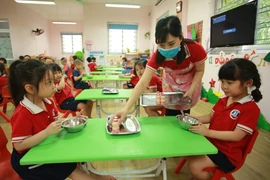 Bữa ăn học đường cải thiện tầm vóc sức khỏe, trí lực trẻ em Việt 