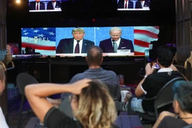 Dư chấn màn “so găng” đầu tiên trong cuộc bầu cử Tổng thống Mỹ