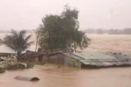 Người dân vùng lũ lụt, sạt lở đất do thiên tai được hỗ trợ khẩn cấp và lâu dài