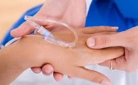 Sốt xuất huyết: Thận trọng khi truyền dịch 