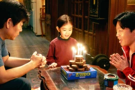 Cục nợ hóa cục cưng - Bộ phim làm khán giả hết cười lại khóc