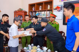 Trình Chủ tịch nước việc tặng quà Tết Tân Sửu năm 2021 cho người có công với cách mạng 