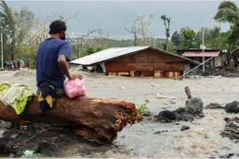 Siêu bão Goni mạnh nhất thế giới năm 2020 tàn phá Philipppines trước khi vào Biển Đông 
