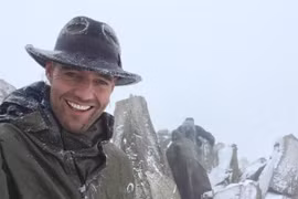 Người đàn ông đi du lịch 122 nước không cần máy bay