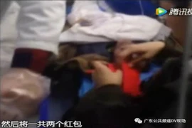 Nhân viên xe cứu thương đòi "tiền bồi dưỡng" mới chở bệnh nhân