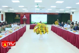 Giải pháp khắc phục hành vi lệch chuẩn trong giao tiếp ứng xử của lực lượng CAND 