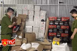 Phát hiện kho hàng chứa hơn 17.000 sản phẩm nghi nhập lậu
