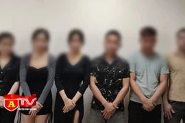 Bắt quả tang quán karaoke cho khách sử dụng ma túy