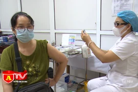 Hà Nội phân bổ gần 18.000 liều vaccine cho 30 quận, huyện, thị xã