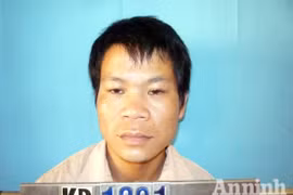 Hiếp dâm xong… lăn ra ngủ quên dưới gầm giường