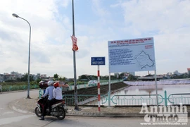 Xôn xao chuyện be bờ, làm đường “lấp” hồ Tây