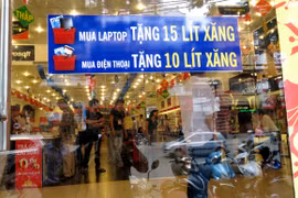 Shop sang trọng đồng loạt đóng cửa vì kinh tế suy thoái