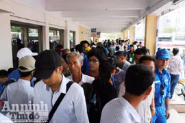 Đoạn trường thi cử dưới cái nóng 38 độ C kinh người