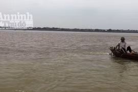 "Hành trình sự thật” của nước tam giang Bạch Hạc trong can nhựa (2)