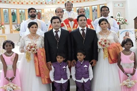 Đám cưới hội tụ toàn những cặp song sinh